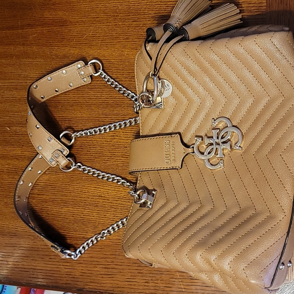 Guess Purse - Picture 1 of 7